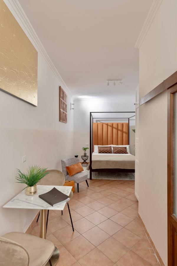 A World Aparts - 21 T. Argentina Rome Exterior photo